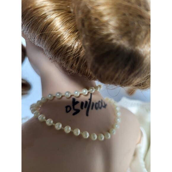 Cracker Barrel American Classic Collection Porcelain Bride Doll Abigail 22” - Picture 11 of 16